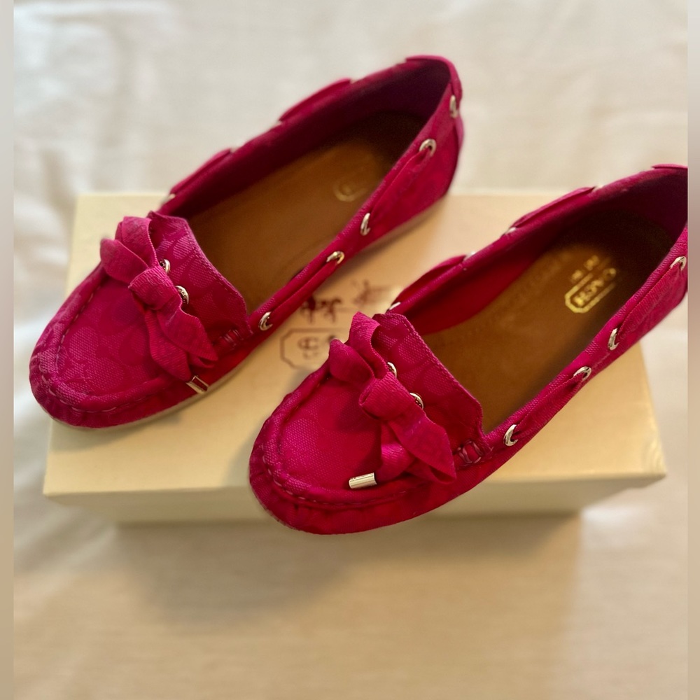 Cute Coach Fuchsia pink jacquard logo boat shoes. Size 5.5
